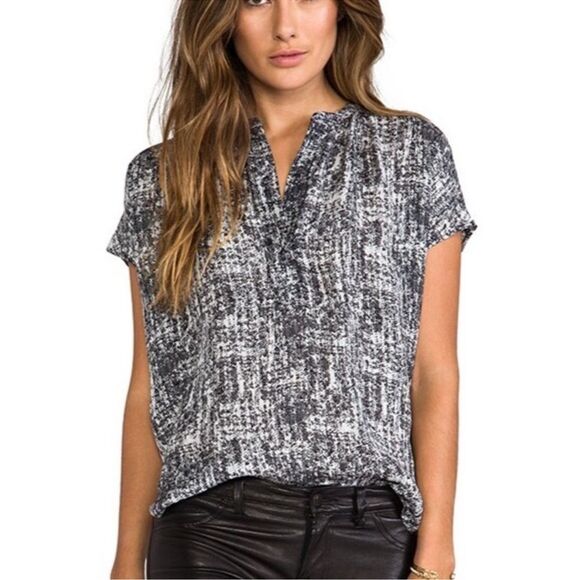 VINCE Vee Silk Black White Short Sleeve Relaxed Fit Top Blouse Size S - Picture 1 of 9